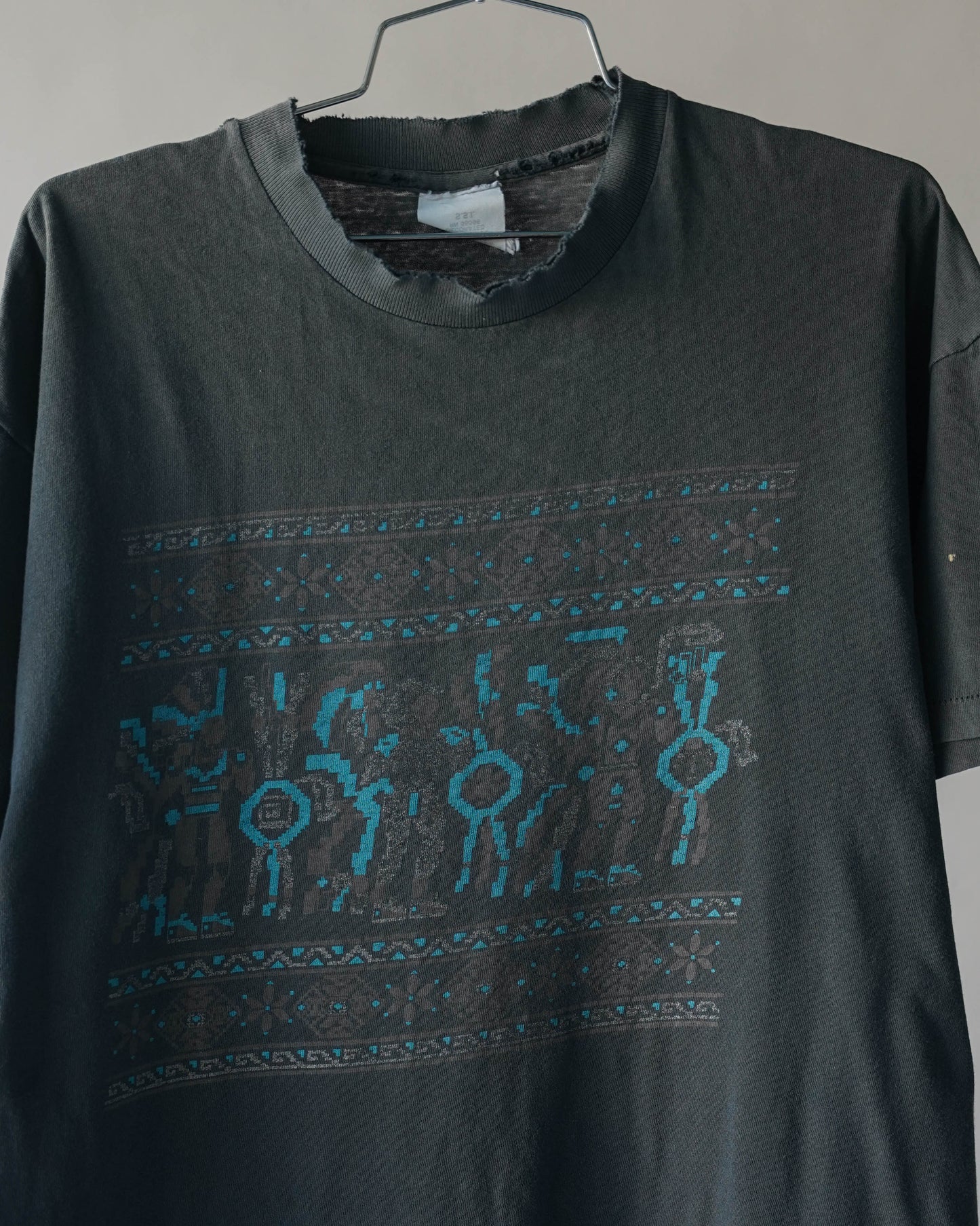 90's Native American Tribe Tee - Large