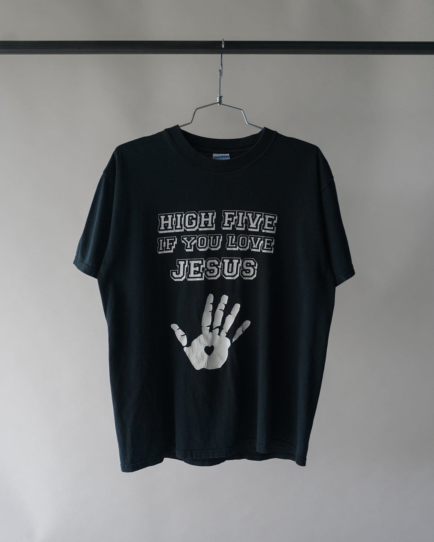 00's High 5 If You Love Jesus Tee - Medium